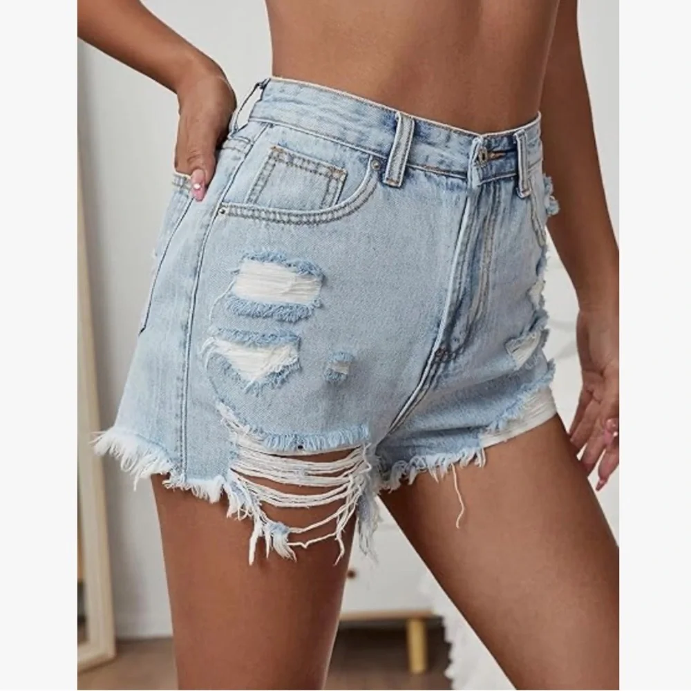 ⭐️ Distressed Denim Shorts